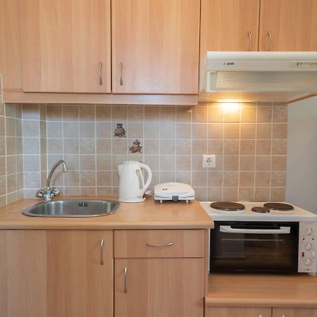 Aggelina S Apartments Xi Beach Bagian luar foto