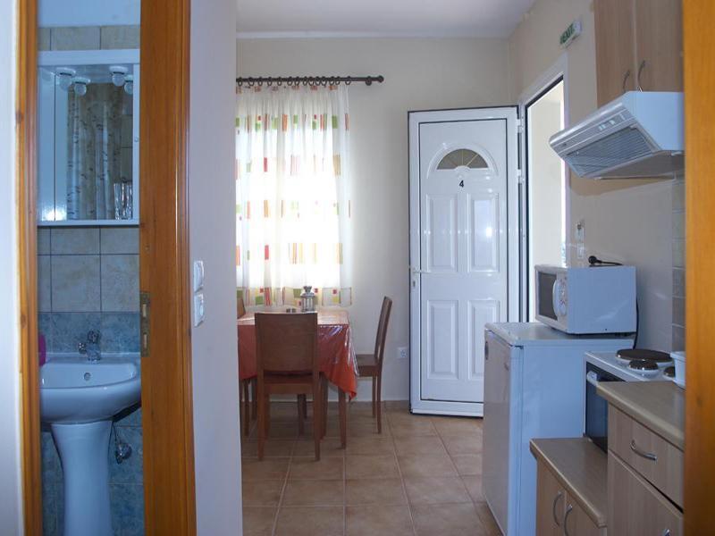 Aggelina S Apartments Xi Beach Bagian luar foto