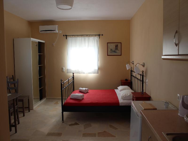 Aggelina S Apartments Xi Beach Bagian luar foto